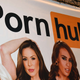 Imagen para el artículo titulado Pornhub podría perder el soporte de tarjetas bancarias Visa y Mastercard debido a pornografía ilegal